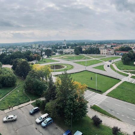 Mieszkanie W Centrum Miasta Ostrowiec Świętokrzyski Εξωτερικό φωτογραφία