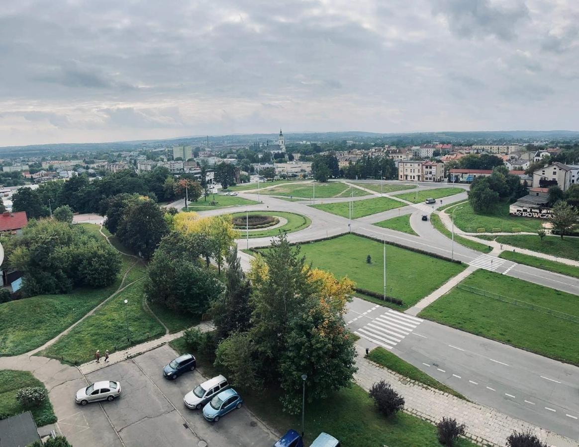 Mieszkanie W Centrum Miasta Ostrowiec Świętokrzyski Εξωτερικό φωτογραφία